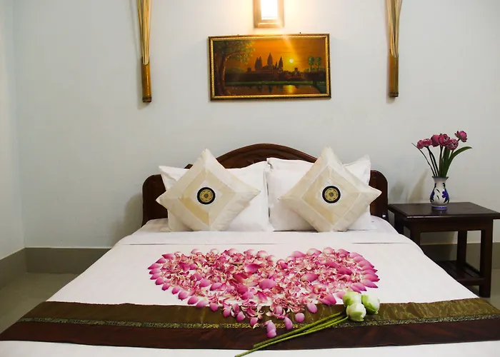 Tropical Breeze Hotel 2*