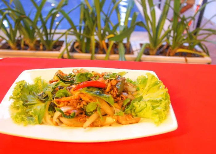 Tropical Breeze Hotel 2*